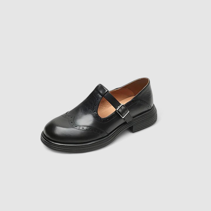 Buty z regulowanym zapięciem