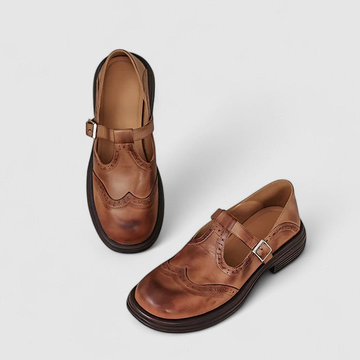 Buty z regulowanym zapięciem